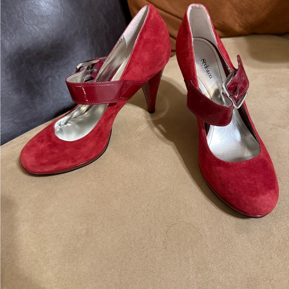 Women’s Red Suede Patent Leather Mary Jane Heels | Size 7.5 | Buckle Strap - Picture 2 of 10